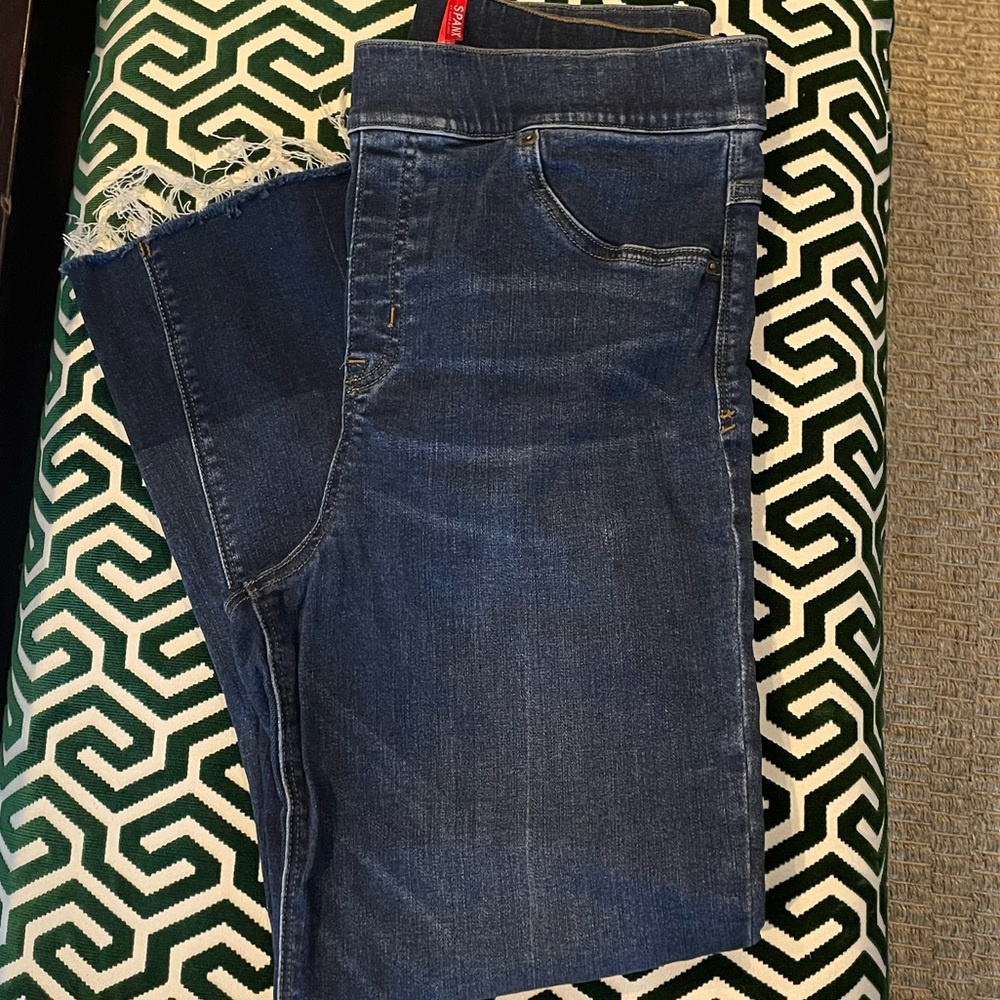 SPANX Cropped Flare Medium Wash Fray Hem
